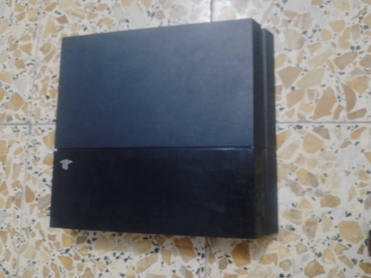 ابلي فور فات او لاين نضام 13نضافه 80 البلي لك استيكر ما مفتوح معه جويستك تجاري 2وقرص فيفه 25 ويوبي اس جديد وكامل الملحقات البلي سعره 270او بيه مجال بسيط عنوان بابل حله نادر لتواصل *********** بي وتساب
