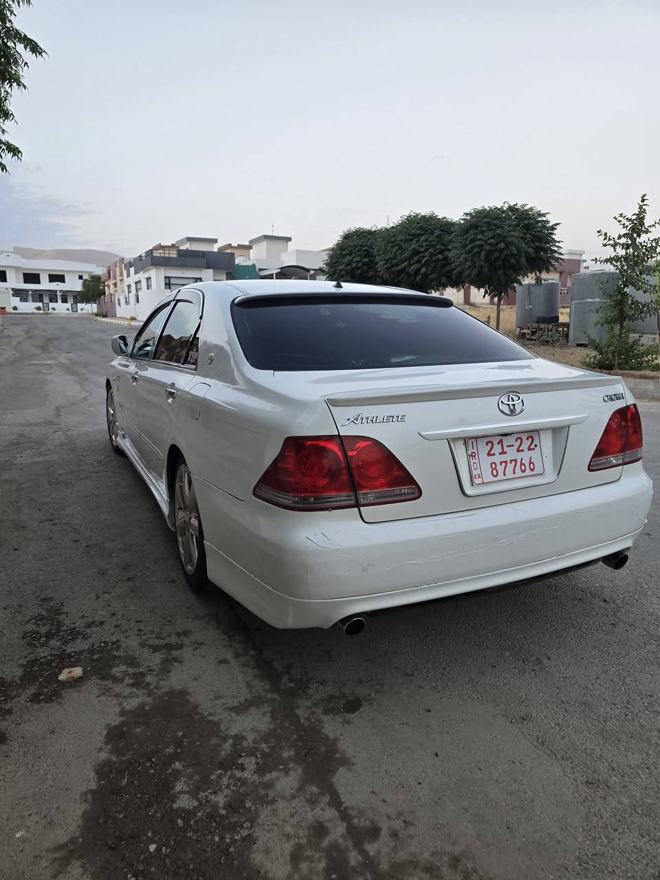 هەموو زانیاریەکان وەک خۆی نوسراوە 
180 ی 2005
ئەتڵەت 3دووگمە سڵایت 
5بەسمە و بلوتوس بیلاد 
ناوسور کوشن جڵد 
ئێمپیفایەر 
بڕاوەی کامل بە پلێتی 2ملم دوراوەتەوە عەزل کراوە بۆیاخ کراوە 
برێکی بەسراوە دەشبوڵی داگیراوە گەرمیەکانی کامل گیراوە 
وایەرمەنی گۆڕاوە   
کۆمپلێسەرو ڕایتەری تەبریدی لۆک و تازە بۆم داناوە وەک سەلاجەی لێیە 
کۆدی بەناو خۆمەوەیە 
سپۆرتی بیلاد یابانە 
سوکانەکەی وەک ئاوە نەرمو تایبەت 
کەڤەر گۆڕاو نیە کامل بۆیاخ نیە دەعمی نیە 
بۆیاخی سەقفی نیە 
نرخی 57وەرەقەو مەجالێکەم 
گۆڕینەوەش ئەکەم بەڕۆیاڵی فول
*********** واستئەپ
