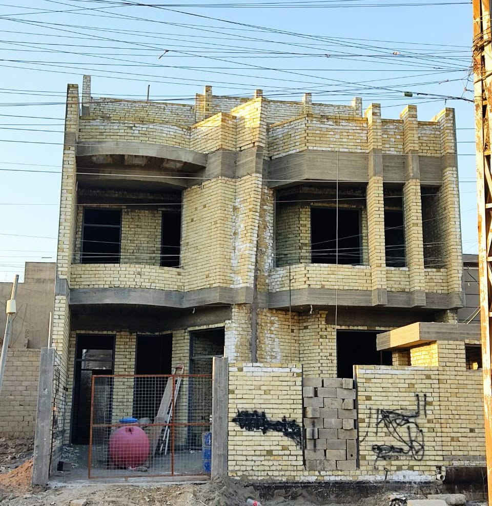 شركة حرير للبناء الحديث
نبني لك بيت العمر.. بثقة وهندسة

من الهيكل للطابوقة إلى تسليم المفتاح، نحن معك خطوة بخطوة.
ما نبني مجرد جدران، نبني استقرار لمستقبلك وعائلتك.

خدماتنا:
✓ بناء هيكل عالي الجودة
✓ تسليم مفتاح كامل بمواصفات راقية
✓ تصاميم واجهات مودرن وخرائط هندسية حديثة
✓ اشراف هندسي مباشر ومتابعة يومية
✓ التزام بالوقت والمواد الأصلية

شغلنا يتكلم عنا، كما موضح في الصور من مواقعنا الحالية.
📍 بغداد – السيدية
📞 *********** | ***********
📲 اتصال وواتساب
حرير بغداد للمقاولات والإنشاءات
