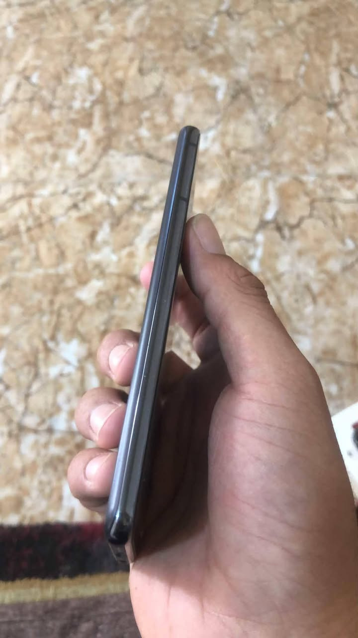 Samsung Galaxy S21  5G
🔹 النسخة الأمريكية الأصلية (نسخة الاتصالات الأمريكية التي تأتي بدبل SIM رسمي) دبل سيم . النظافه 95%
🔹 سعة التخزين : 128GB
🔹 الجهاز أصلي درجة أولى وكل شيء بي شغال
🔹 المعالج: Snapdragon 888 
🔹 استخدام الألعاب والتصفح والتصوير ممتاز جدًا 
🔹 الكاميرات الخلفية: 12MP + 12MP + 8MP
🔹 تصوير فيديو 4K / 60FPS أمامي وخلفي
🔹 تقريب بصري 3X
🔹 الكاميرا الأمامية: 32MP
السعر 260 وبي مجال ويرهم للمراوس.
📩 التواصل: خاص أو ***********
