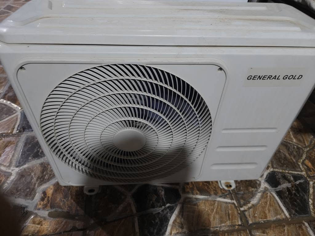 سلام عليكم سبلت جنرال كولد طن ونص كامل معه غراضه مستعمل شهرين للبيع كل عيب مابي 200 الف وبي مجال تواصل  *********** كركوك, العراق
