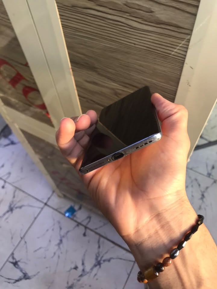 انفنكس هوت 50 برو بلس • ٢٥٦ • بصمة شاشة