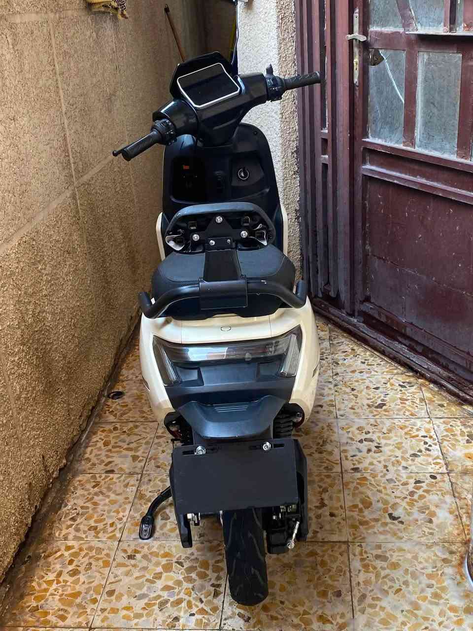 سلام عليكم
دراجة شحن للبيع 
أربع نمر 
لد جانبي 
لد امامي 
لد خلفي 
نشرة ارضية متغيرة + وية البريك ترمش احمر 
بريك امامي خلفي دسك 
نقصها قبغ تجوة + واقية مال طين 
الدراجة قبل شهرين طلعتها جديدة ماشية 3722 
سعرها 850 و بيها مجال 
مكان بغداد الطوبجي 
***********
