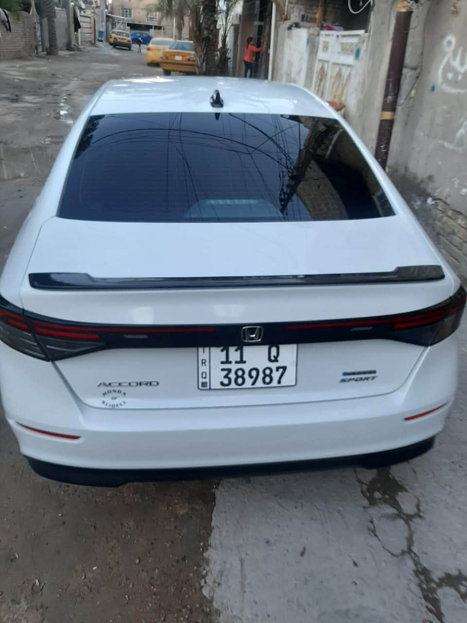 🔥 للبيع — السموراي الياباني 🔥
✨ هوندا أكورد 2024 سبورت هايبرد ✨

🚗 الموديل: هوندا أكورد 2024

⚡ الفئة: Sport Hybrid

🔧 المحرك: 2000 سي سي

📏 الممشى: 36ألف ميل فقط

🎨 داخل لونين — طابع رياضي فاخر

🏷️ رقم بغداد

👤 الاستخدام: على يد وحدة (1) ومعتني بيها جداً

📌 المواصفات:

✔️ سبورت هايبرد (مواصفات كاملة ومعروفة)

✔️ اقتصادية عالية بالوقود

✔️ قيادة ناعمة وثبات عالي

✔️ نظافة ممتازة جداً

📌 الملاحظات:

🔧 ضرر بنيد فقط  (مبدل نفس اللون بدون الصبغ)

🔧 إيرباك الدركه + البردة الأمامية فقط امبدلات راجعات ابلادي 

📷 صور الحادث مرفقة للشفافية

📍 موقع السيارة:

بغداد -البلديات 

💰 السعر:175ورقه امريكي

💬 بيها مجال للشراي الجاد فقط

📞 للتواصل اتصال أو واتساب:

***********

✨ سيارة مميزة ونظيفة — فرصة للجادين فقط ✨
