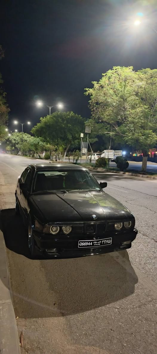 سەرەتا بەناوی خوا
لەسەر ڕێزی ئەدمین

بۆفرۆشتن بیئێم 1992
520 کەپس دیجیتاڵ گێڕ عادیە
فول فول تەنها سەقەف سەلایت نیە چوار چام کارەبا
کوشن سیاحی کوشن ویتەرە 
ئەیبی ئێسە 
ئاڕم هەولێرە ژماری خەڵت نیە
ئاڕم و ئەوەلیات موس براوە بەشەرت 
دەعامی دوا و پێشەوە کەراوەبەM
چوار تایەو وەلی لۆکیMلەسەرە
تاخم لایتی کەراوەت ئەلقە و زینۆن لێبەسراوە
حەفتەیەک پێشی داگیراوە گۆڕاوە
سەیارەک یەک قەرچی پێشی هەیە شایەنی باسەنیە
پاتری تازە گۆڕاوە  کامەل سەیارەکە جائیزکەراوە 
لەدەعامی دواوە تاوەکو پیشۆ گۆڕاوە سەیارەک خیاساتی نیە
ناوگێچ کامەل ئیش دەکات
مەکینەی تۆزیک دووکەڵ ئەکات 
سعرە کەیشی 35گەڵاو مەعامەلە گۆڕینەوەیش لەگەڵ سەقەر دەکەم 
تەکایە مووشتەری نیت سەری خۆت و منیش مەئێشێنە
ژ.م *********** -***********
