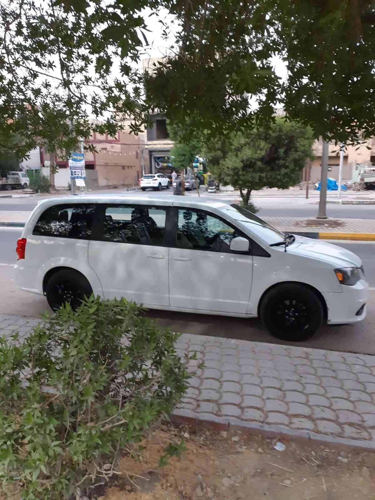 السلام عليكم  .. دوج كراند كرفان موديل ٢٠٢٠ GT فول رقم بغداد بأسمي السعر ١٧٥$ آتصال  ***********  كربلاء ..
