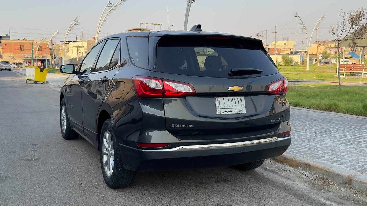 السلام عليكم ورحمة الله وبركاته..
شيفروليه أكوينوكس Chevrolet Equinox 2020
🟰🟰🟰🟰🟰🟰🟰🟰🟰🟰🟰🟰🟰🟰🟰🟰
المواصفات العامة والإضافات:
 
الفئة: LT - الدفع رباعي (AWD)
 
المحرك: 1.5L Turbo (اقتصادي وقوي)
 
المسافة المقطوعة: 93 ألف كم
 
المواصفات الداخلية: شاشة 7 إنش، كرسي السائق كهرباء، تشغيل عن بعد، كاميرا خلفية دوارة (مع خطوط توجيهية)، بصمة تشغيل.
 
التبريد: ما شاء الله ممتاز جداً وثلاجة.
🟰🟰🟰🟰🟰🟰🟰🟰🟰🟰🟰🟰🟰🟰🟰🟰
الحالة الفنية والبدن (تقرير وارد أمريكي):
 
الإيرباجات: سليمة بالكامل 100% (وكالة).
 
التقرير: وارد أمريكي (تقرير غرق ، ومتوفرة صور التقرير تبين الحد الدقيق الي واصل له الماء).
 
النظافة والكهربائيات: السيارة سليمة تماماً 100%، بدون أي رائحة أو مشاكل كهربائية نهائياً.

 المحرك والگير والشواصي: كفالة وبشرط الفحص 

 الصبغ والبدن: كفالة عامة من الصبغ، يوجد ضربة بسيطة بالباب الأمامي (مقابل السايق) بالإضافة إلى بعض الخدوش السطحية البسيطة (موضحة بالفيديو).
🟰🟰🟰🟰🟰🟰🟰🟰🟰🟰🟰🟰🟰🟰🟰🟰
** الأوراق والثبوتيات والملكية:**
 الرقم والسنوية: رقم البصرة، السنوية جاري إكمال معاملة تجديدها.
 
الملكية: السيارة باسمي، والبيع تحويل مباشر حصراً (بدون وكالة).
🟰🟰🟰🟰🟰🟰🟰🟰🟰🟰🟰🟰🟰🟰🟰🟰
معلومات البيع والتواصل:
 
المكان: البصرة / القبلة
 
السعر:  150 وقابل للتفاوض بعد المعاينة.
 
رقم الهاتف / واتساب: ***********
