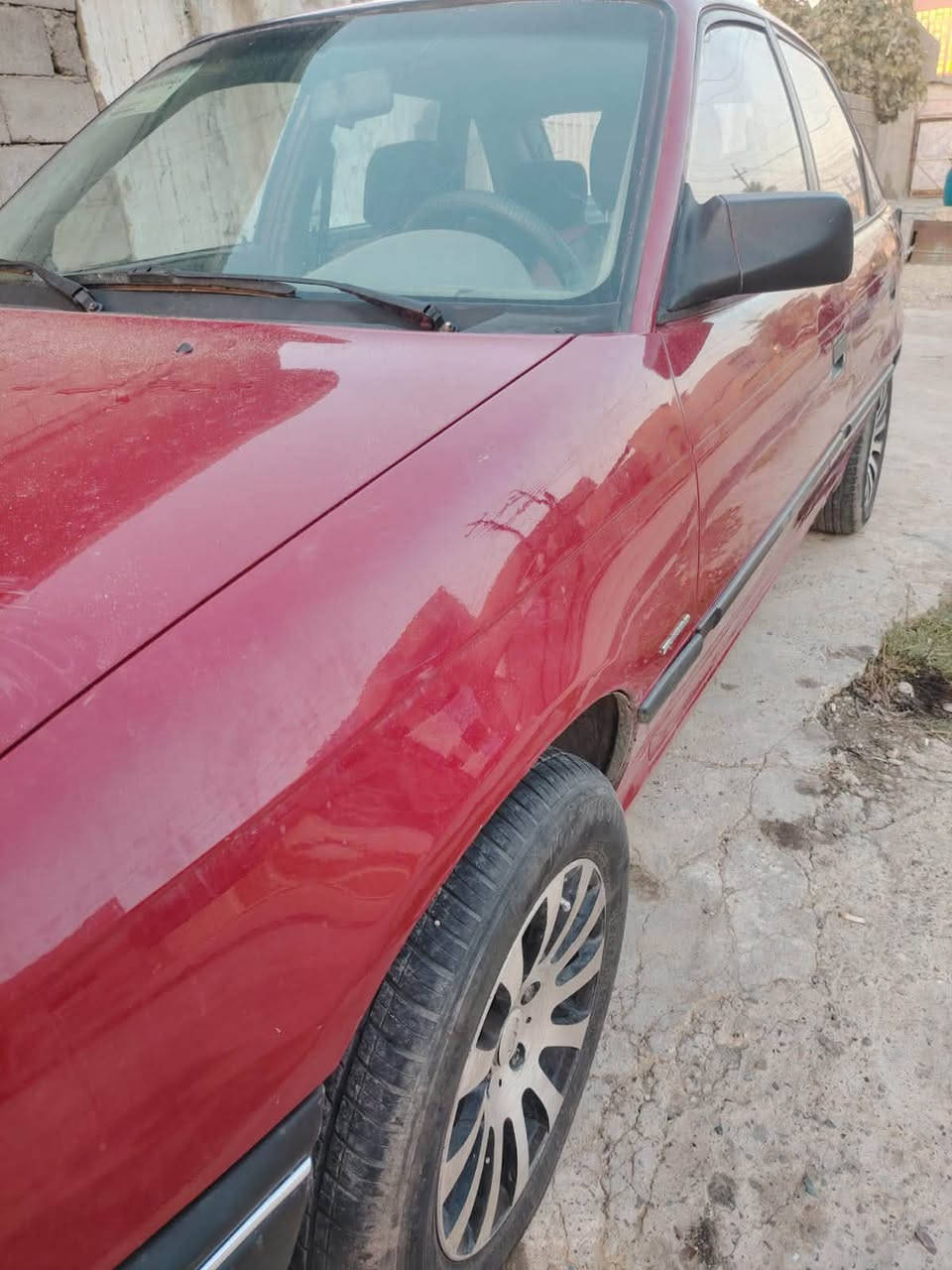 سلام عليكم 
استرا  موديل 91 
رقم نينوى إنكليزي شرط التحويل 
مكينه 16 شرط 
كير شرط 
طخم جديد 
سياره جاهزه 
السياره بدون ضرر صبغ جماليه فقط 
السعر 40 وبيها مجال بسيط 
***********
