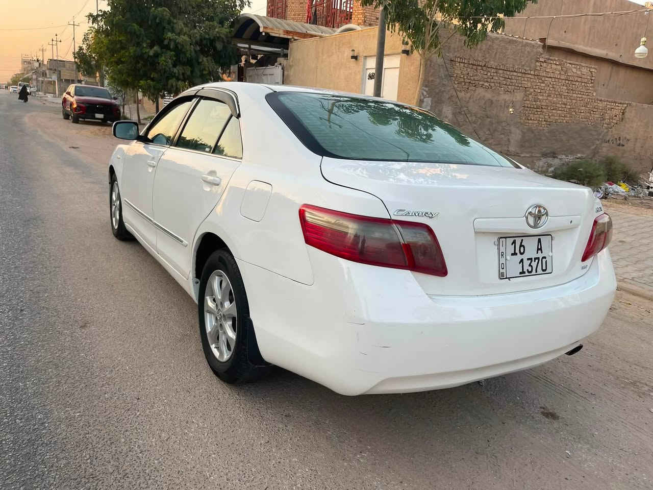 السلام عليكم 
كامري مديل 2008 خليجي فول مواصفات واحد على واحد GLX 
محرك 4 أسلندر 2400
السياره على وضع الشركه 
كير محرك جديد تخم تاير تبريد ثلج ❄️  حداديه جديد رقم السياره قادسية إنكليزي  
السياره بيه ٤ صبغ بدون حادث الجماليه فقط 
مكان السياره النجف 
السعر 95 وبيه مجال قليل 
الاستفسار الاتصال على الرقم ***********

