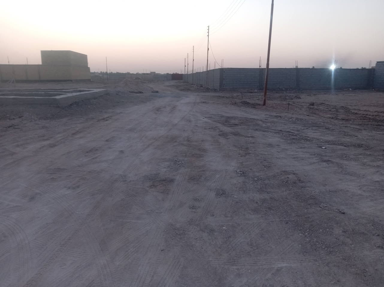 السلام عليكم 400متر طابو اسهم تحويل مباشر على طريق السفينه خلف ثانويت الواثق ماء كهرباء متوفر ***********
