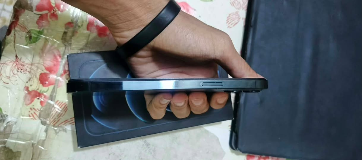آيفون ١٢ برو ماكس  شرق اوسط مبدل شاشه ٣ خيارات بطاريته ٧٤ بلاديه بس بلحسين ماتصرف صرفها يخبل 

ويا تحوير مال ١٧ وكفر مال تحوير وكارتونه 

السعر ٣٧٥ وبي مجال للشراي المو شراي لايكسر ب سعر 

مكاني ميسان قلعه صالح 

***********
