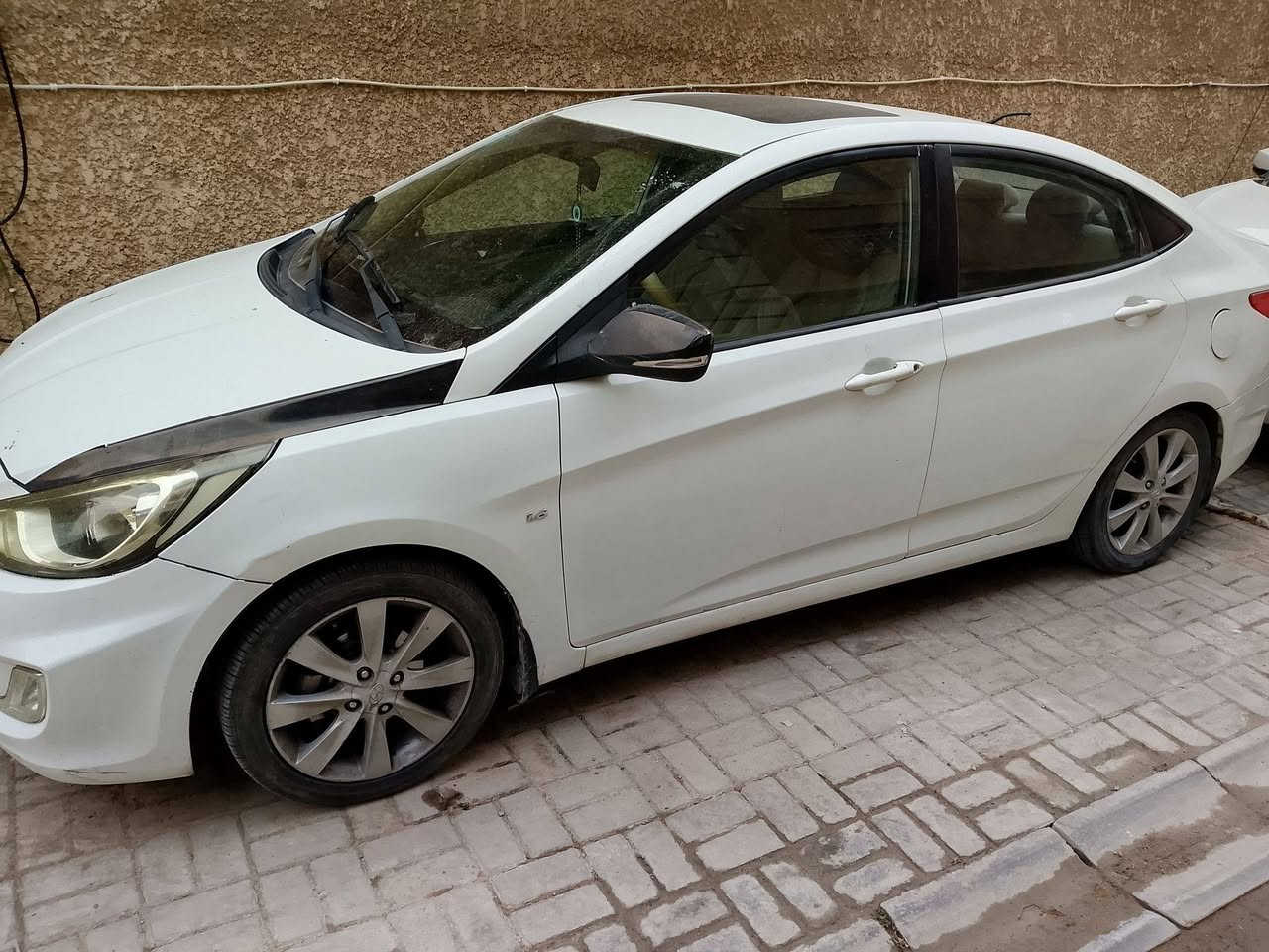 اكسنت خليجي فول مواصفات 2011
اكسنت خليجي 2011 بغداد محرك 1600 دوش 
فتحه سقف 
زنون 
اشاير مري 
5 تجاوي 
نضام ايكو 
تبريد تدفئه 
ويل كب عدد 5
السياره حلوه  وبيها سونر
السعر 85 بيها مجال بسيط جدا 

مكانها حي الجهاد 
***********
