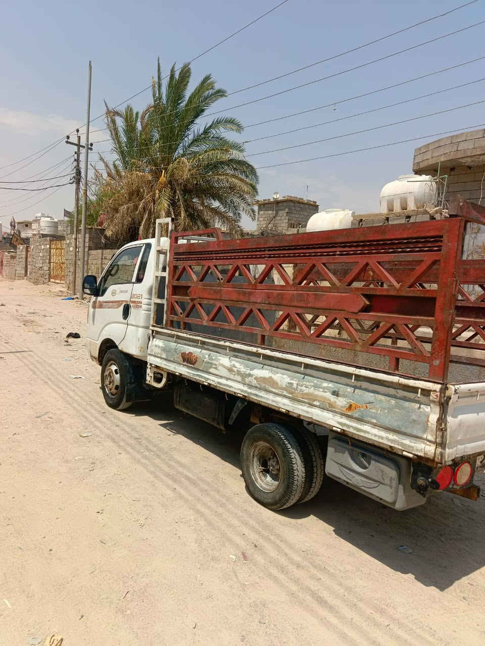 السلام عليكم كيا حمل للبيع رقم بصره بسمي مديل ٢٠١٢ سعر ٨٥ محرك وكير مكفولات مفتوح مكفوله من الضربه والصبغ شاصي مكفول رقم شاصي واضح سنويه ضايعه مسوي بيها بلاغ مكان البصره اتصل ***********
