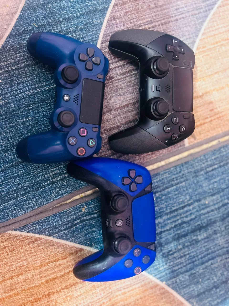 🎮 للبيع باكج بلايستيشن 4 كامل 🔥
📌 PS4 Slim
🎮 ويا 3 يدات تحكم
💿 قرص GTA V (قراند)
🔋 UPS شحن — يفيد وقت انقطاع الكهرباء
🔌 جميع التوصيلات موجودة
✅ الجهاز شغال وجاهز للتجربة
استخدام فقط شهرين 
💰 السعر: [ 350 ]
📍 المكان: [ الناصريه ]
📱 الرقم : [ *********** ] واتساب فقط ؟
🚚 التوصيل متوفر حسب الاتفاق

📩 للجادين فقط، مراسلة خاص.
