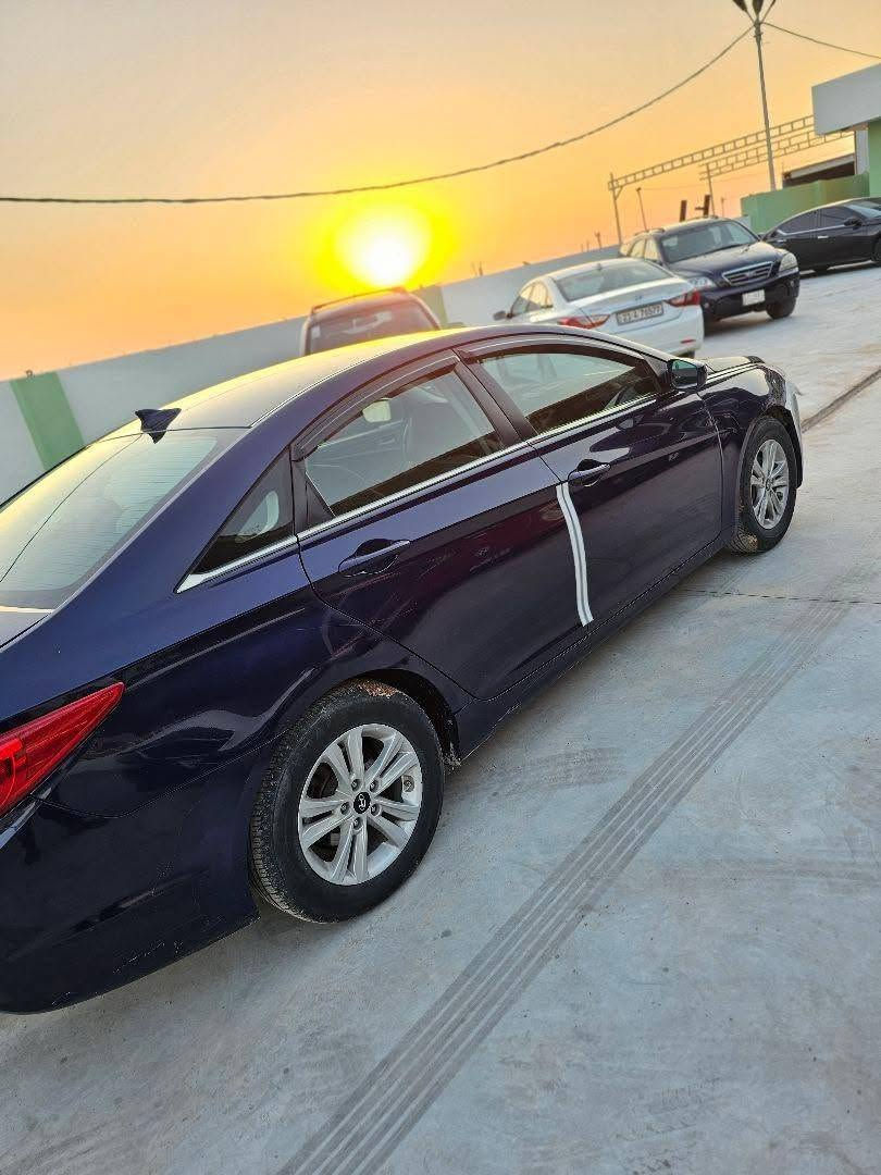 سوناتا 13 امريكية بيها قطعتين صبغ محرك كير كفالة المحرك معلي كازكيت انسة دوانز صدرها تعبان باقي سيارة جاهزة سنوية صارلها شهر وشوية من سقطت للبيع السعر87 وبيها مجال قليل 
بغداد العبيدي ***********
