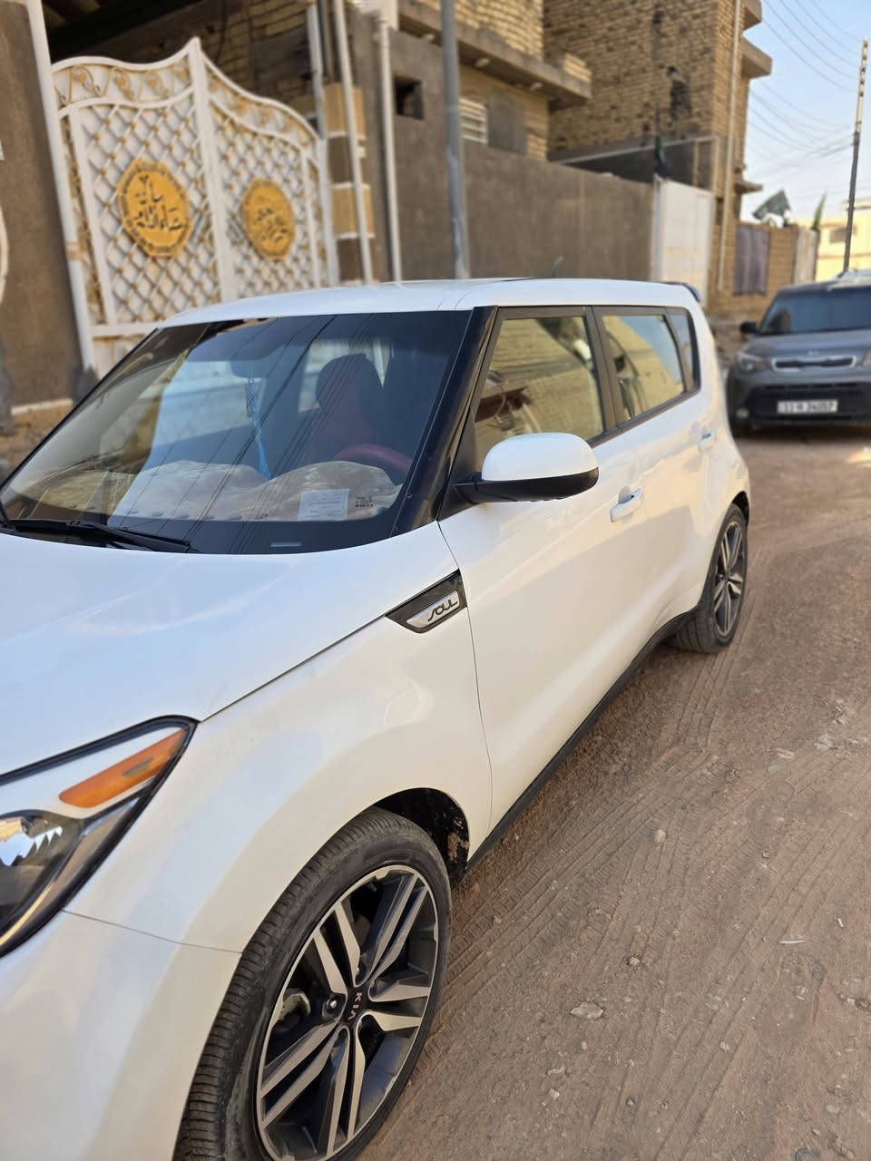 صول مديل16 
مكينه2000
ماشيه 59الف 
بيه باب عكس سايق وجاملغ
سياره كلش نضيفه مال جناي
تبريد حداديه جدد 
رقم بابل بسمي سياره 
موجوده في كربلاء المقدسة 
***********
سعر120
