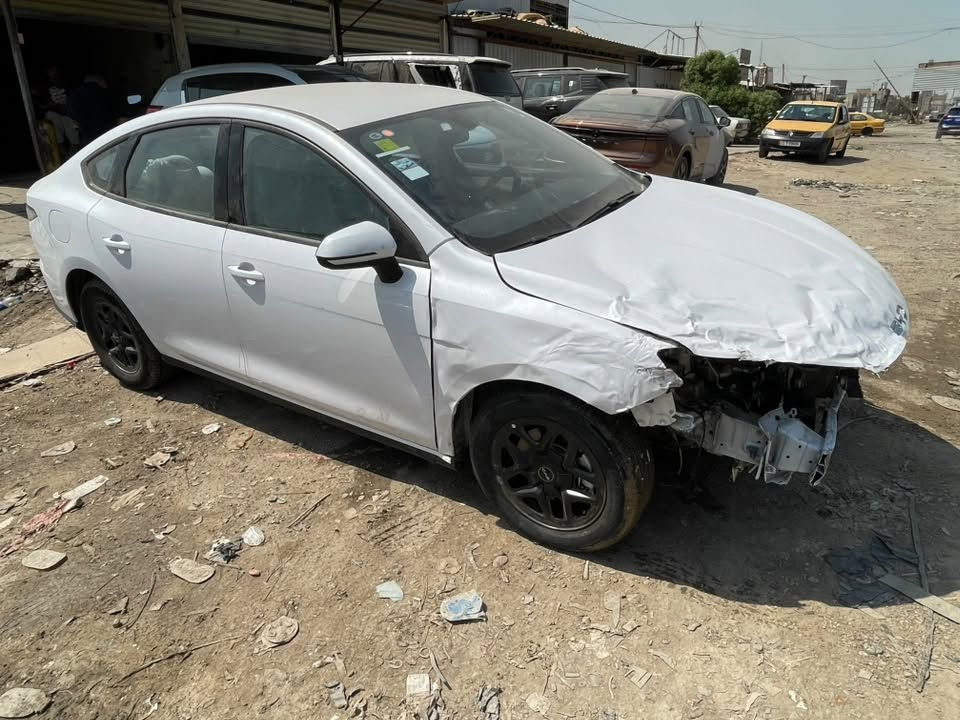 السلام عليكم BYD
سيل 5 ماشي 9 الف 
البيع على حادثه بدون ارباك 

شغاله وماشيه وياه لايت ودعاميه 
السعر 12 مليون مكاني بغداد الدوره 
***********

