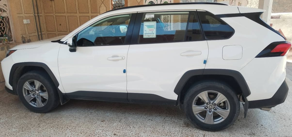 للبيع راف فور موديل  2022  فئه XLE  
 بانزين محرك 2500 وارد امريكي ماشية 64 الف ميل فقط
ضررها جاملغ خلفي بي صبغ اقل من شبروالباقي باردوعلى اثر باب جنطه شويه صبغ الباقي علفحص 
مواصفاتها:
٣ وضعيات قياده Normal, Echo, Sport  
 📍بصمه ودخول ذكي
📍تدفئه سترين
📍رادارات جانبيه ( نقطه عمياء )
📍رادار امامي (تحديد مسار )
📍اوتو هولد
📍اوتو ستوب
📍دخول ذكي   
📍فتحه سقف سلايد
📍كامره خلفيه
📍باب الصندوك كهرباء
📍كشنات كهرباء
📍تبريد قطعتين
📍تحكمات سترين
📍هاند بريك بصمه
📍مثبت سرعه تفاعليAdaptive Cruise Control
 مكان السياره صلاح الدين بيجي 
📌السياره حلوه ونظيفه ومابيها اي نقص بلعافيه على الياخذها
للتواصل ***********
السعر. 220  وبي مجال بسيط

