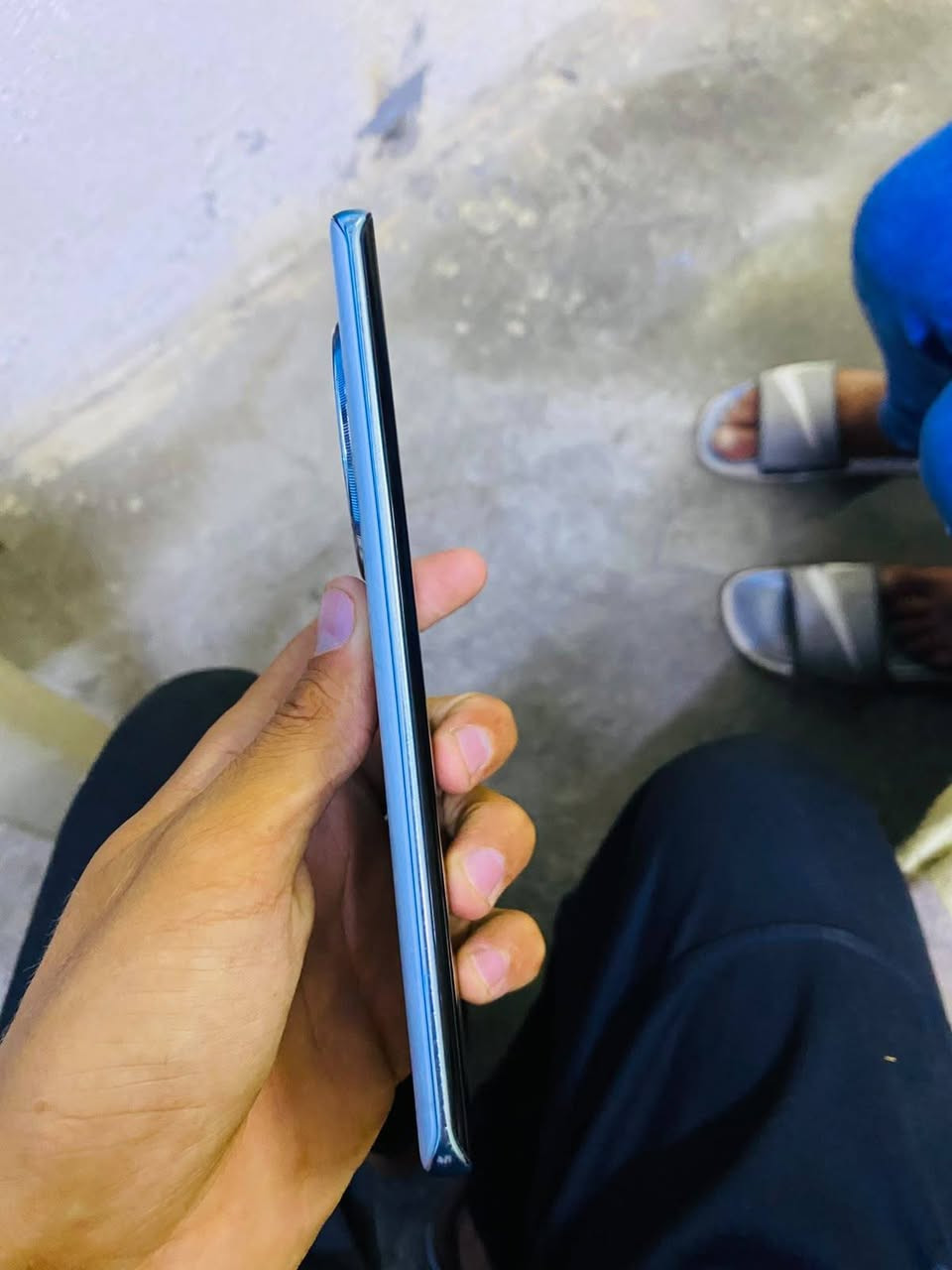 سلام عليكم جهاز للبيع هونر 9cالجهاز نضيف وكامل ملحقاته ويا 350وبي مجال متواجد عل خط***********ذ
