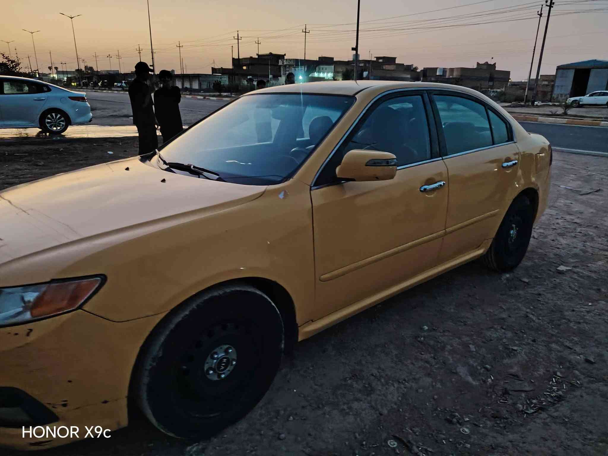 اوبتما 2010 امريكي
محرك 2700 رقم انكليزي صلاح الدين 
المكان ذي قار قضاء النصر 
راعيها موجود يمي 
كهربائيات كلها شغاله كير محرك تبريد شغال 
تواصل عله رقم ***********

نص مكتوب في الصور:
- HONOR X9c