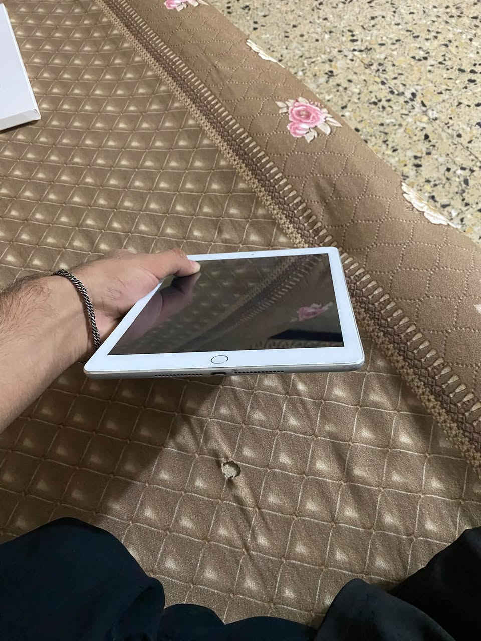 ايباد ٦ • ذاكرة ١٢٨ • مقفول رمز