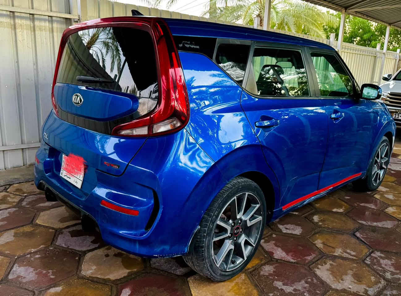 للبيع kia soul 2020 GT line
كيا سول 2020 جيتي لاين لون ازرق مميز
محرك 2000 دوش المرغوب 
حادثها سطحي دعامية وبنيد راجع بارد ومبدل جامة امامي. 
بدون ايرباك ❌
بدون دواخل ❌
🔴ضرر سطحي فقط 
🔴صور الحادث ورقم الشاصي مرفق مع المنشور
🔹انظمة قيادة sport+normal 
🔹تحديد مسار
🔹تشغيل واطفاء تلقائي
🔹رادار امامي 
🔹اوتو هولد 
🔹كير cvt
🔹كروز كونترول للتحكم بالسرعة 
🔹نظام ABS 
رقم بغداد ومكانها بغداد

🔶السعر 165$ بيها مجال بسيط 
تحويل بعد البيع مباشرة وبالخير للي تصير من نصيبه سيارة اعتمادية ونظيفة ومعتني بيها هواية. 
🔺للتواصل على الواتساب ***********

