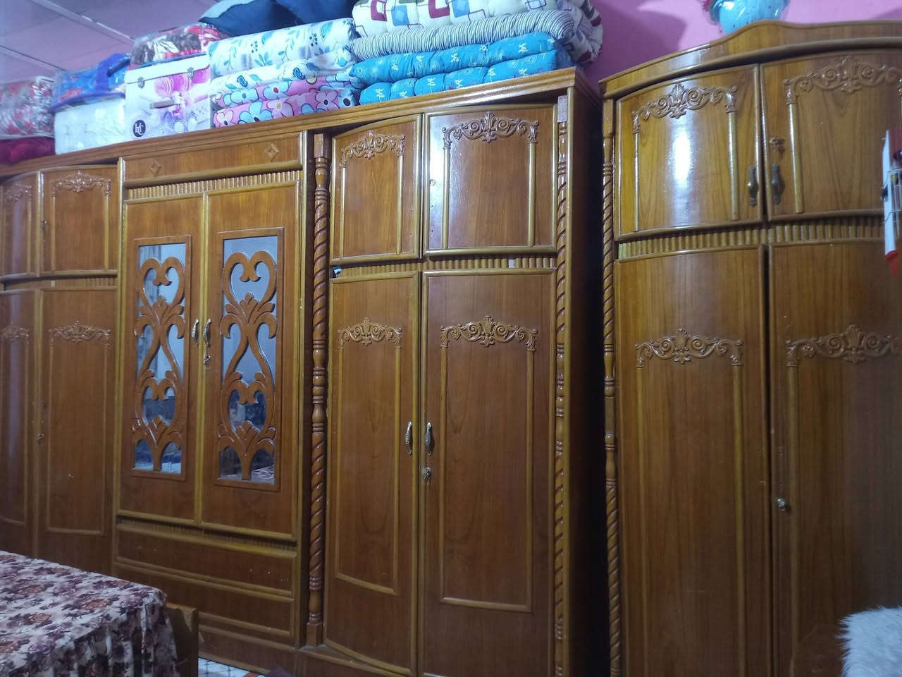 غرفه • نضيفه • قابلة تفاوض