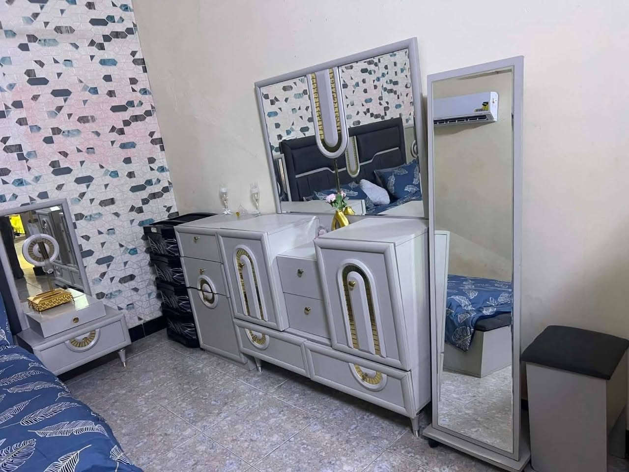 للبيع غرفه تركي قطع 9 جديد سعر 900 فقل وعنوان كرمه رقم *********** واتساب للإستفسار

