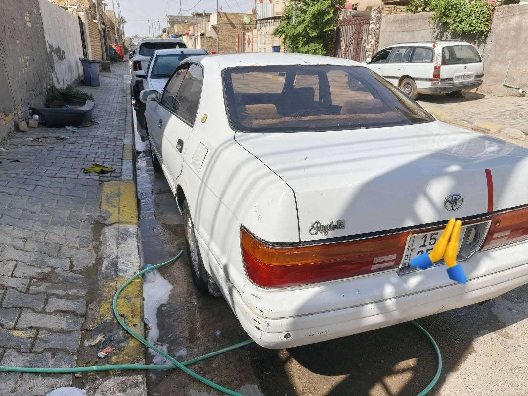 السلام عليكم ورحمة الله وبركاته 
بطه مديل 1992 
جاهزه مكينه وكير وحداديه وصدر وتخم تاير مكفوله
مكفوله من كص وعيب شرعي وضربه قويه 
السيارة رقم أنبار بسمنه تحويل ثاني يوم بلكوت بأي مكان تتحول 
بيها صبغ بسيط 
دواخل السيارة جدد جاهزه من كلشي 
السعر (٤٨) وبيها مجال 
مكان السيارة واسط كوت مركز مدينة 
الاتصال ‏‪***********‬‏
