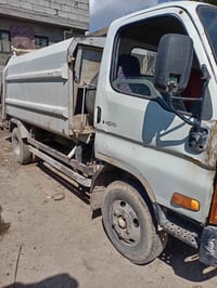 شاحنة • للبيع