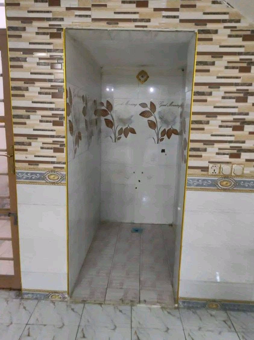 🏡 بيت للبيع بمساحة 200 متر
✨ شغل جناي فوول — كامل من كلشي ومفتاح
📍 العنوان: شارع الصب مقابل قرية الغدير عمود 276 
📄 طابو زراعي 📌 سند 25 + إقرار محكمة
🏠 يحتوي على
: ▪️ غرفتين نوم ▪️ صالتين ▪️ مطبخ ▪️ صحيات ▪️ استقبال

💰 السعر: 60 مليون وقابل للتفاوض

📐 متوفرة كافة المساحات: 50م² | 80م² | 100م² | 120م² | 150م² | 200م²

✨ وبأسعار مناسبة 💡 جميع الخدمات متوفرة
📞 للاستفسار والاتصال: ***********
📱 واتساب: ***********
