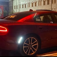 تشارجر  23  نظيفة  ماشية 39  الف كيلوا متر  رايدها ب 280 هذا رقمي. 077...