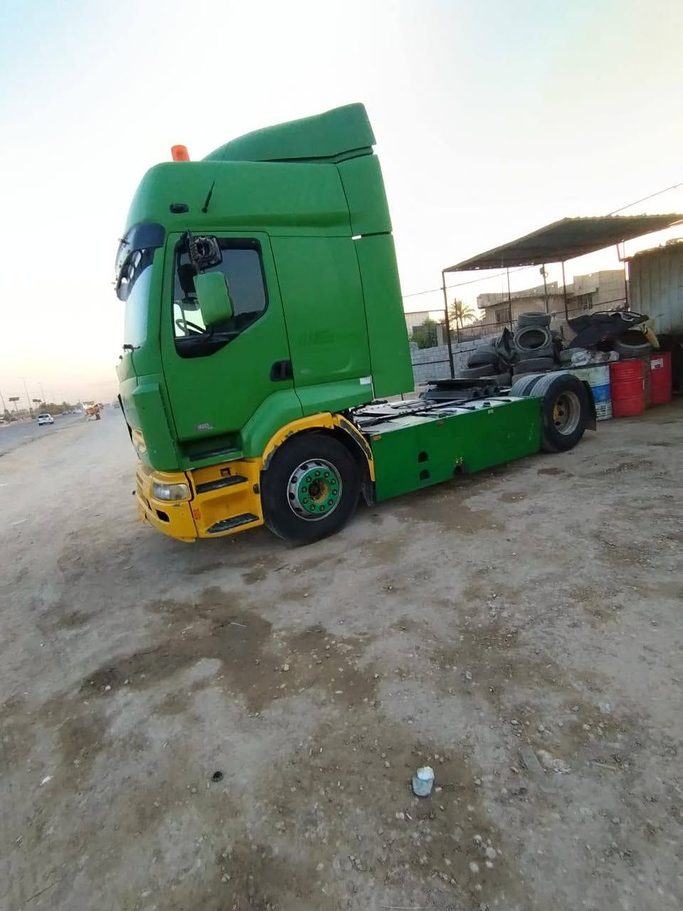 رينو حوديل ٢٠٠٥ للبيع مع العربانه مربوطه فلات رقم اربيل تحويل مباشر ***********
