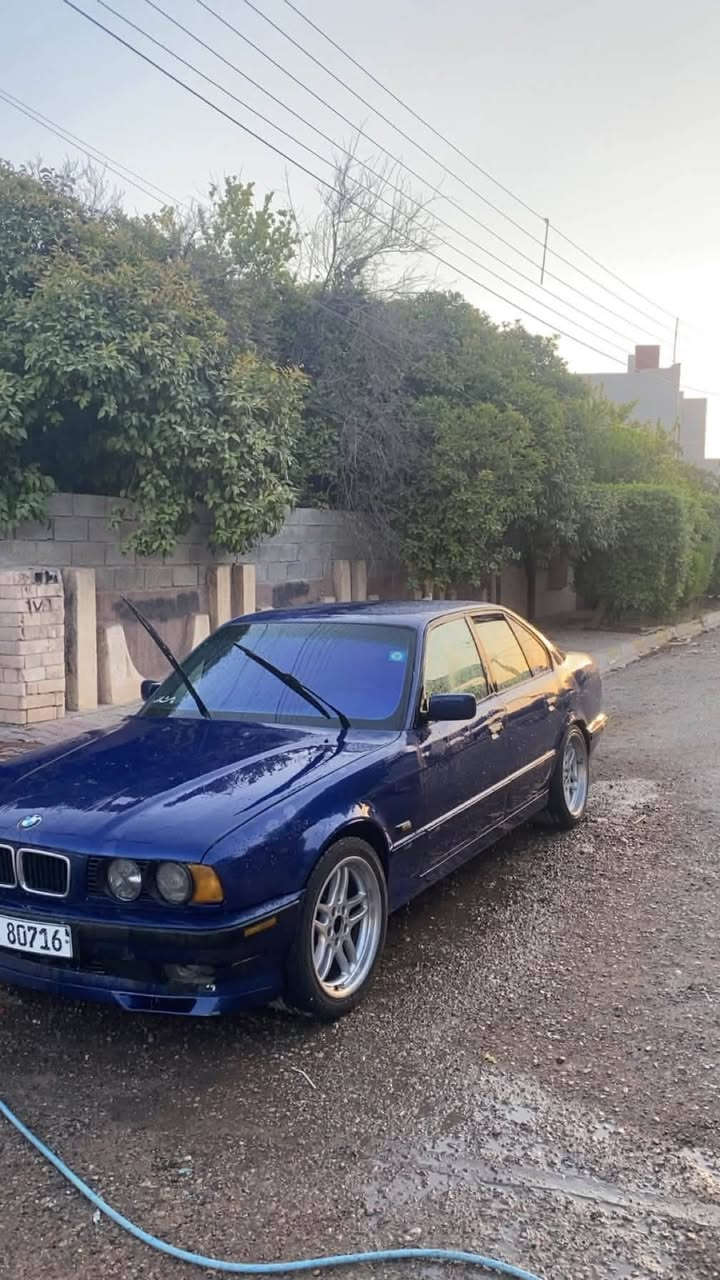السلام عليكم
بي ام 540 موديل 1991 محدثه كامل 95 رقم بغداد داخل جديد سياره جاهزه كامل 
السعر  58 

***********
