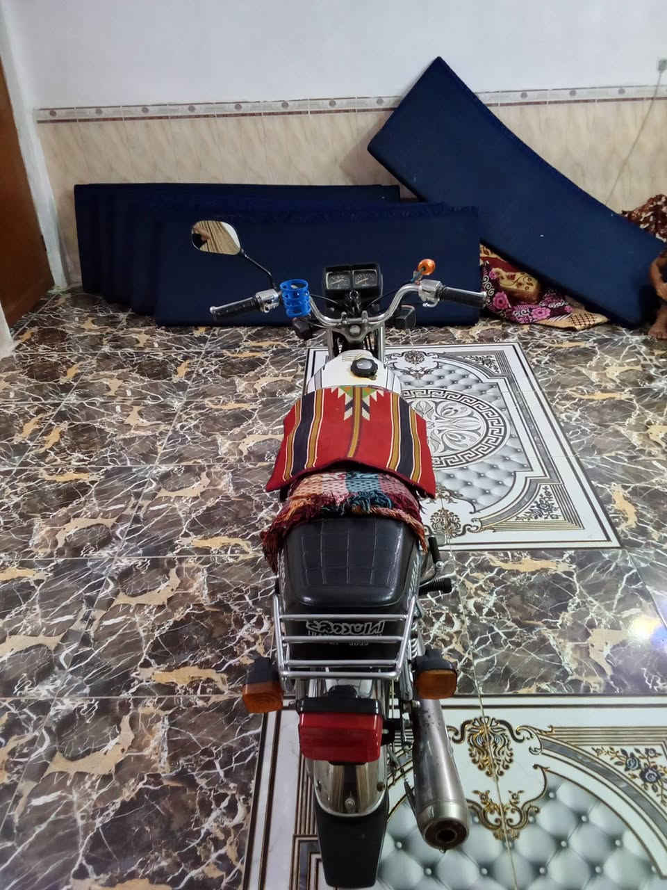 السلام عليكم ارشا اربعه كير للبيع او مراوس اوراق اصولي اصولي مو (سكنر) موديل 17،دراجه كامله وتخبل محرك مفتوح سعر 500 وبيها مجال بسيط مكان كربلاء طوريج رقم ***********
