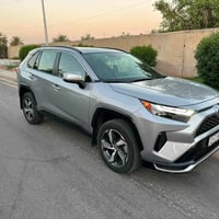 TOYOTA RAV4  PRIME HYBRID SE 2024   📍السيارة موجودة في بغداد العامريه ...