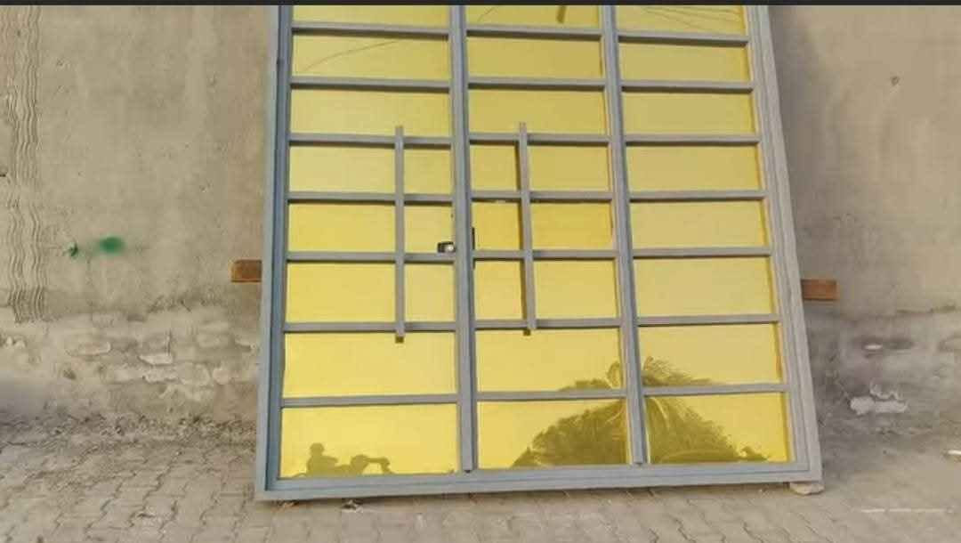 باب حوش تسكام  كله جنر  ابو 4  درجه اولى جبيره 3 طلاكات  وضخمه مترتين و60  الشراي يتصل علئ راعيه. (***********) النجف, العراق
