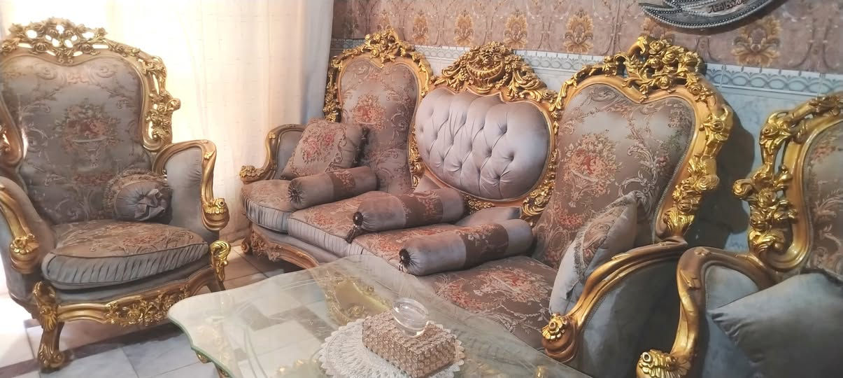 اعادة النشر بسبب الوعد الكاذبة تخم ملكي مصري 12 مقعد للبيع في بغداد جميلة سعر شراء 38  ورقة سعر البيع مليونين وربع الي ميعرف سعر المصري لايكسر بي الي ميعجبة سعر يتصل ميعجبة يقلب منشور ***********
