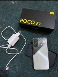 بوكو F7 • نضيف • مع ملحقات