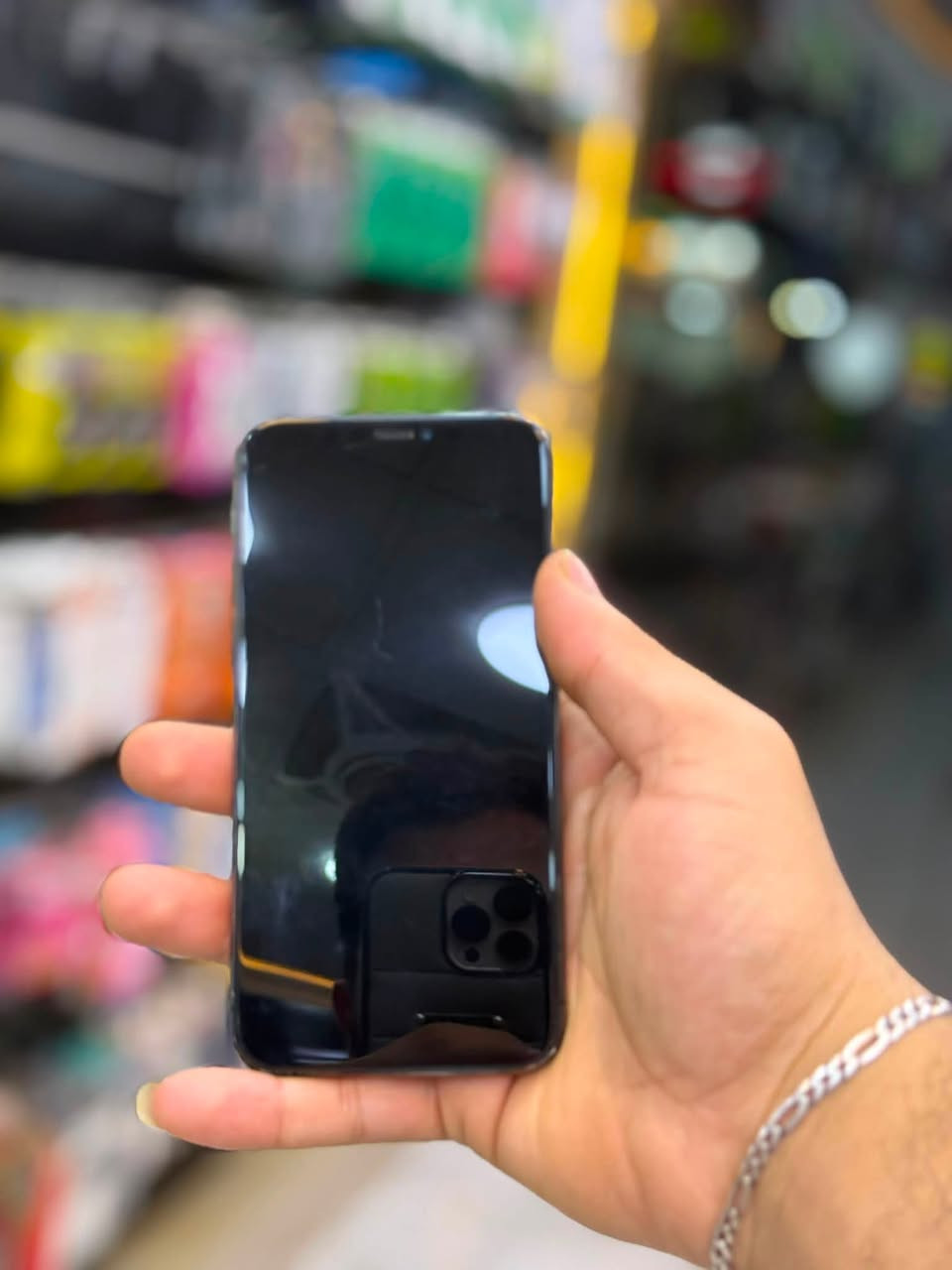 📱 للبيع فقط - iPhone 11 Pro
المواصفات:
•  الذاكرة: 256GB
•  مبدل شاشة اصلية وبطارية نسبة عالية
•  بصمة الوجه Face ID شغالة فول
•  الجهاز نضيف كلشي شغال ومكفول فحص
•  الجهاز كله شغال بدون اي نقص
العنوان: بغداد - مدينة الصدر - قطاع 18 - قرب سيارات كربلاء
للبيع فقط مو مراوس
السعر200
*********** بي واتساب هم
