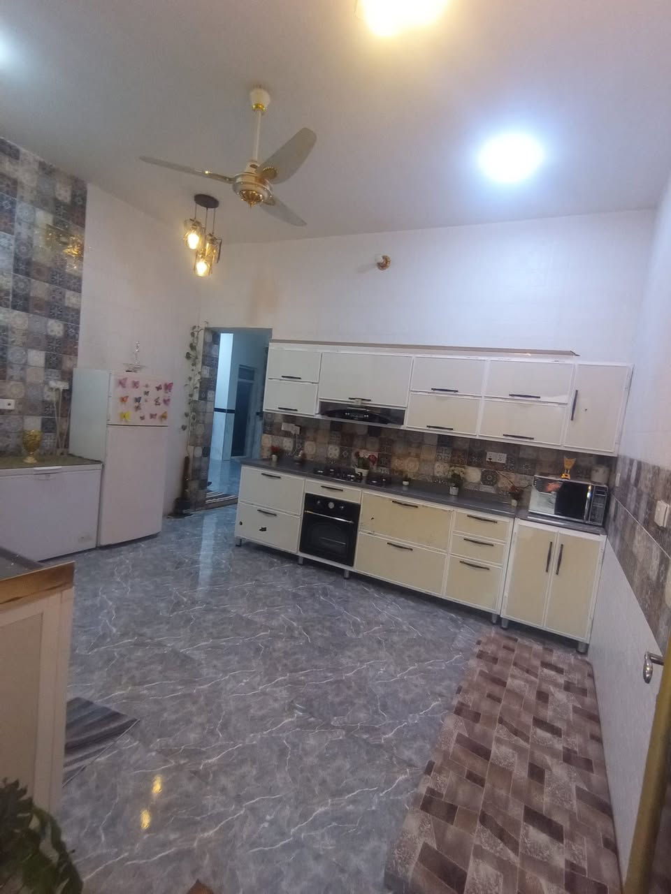 السلام عليكم
🏡 بيت للبيع – الفلوجة / حي المأمون منطقه 19
📍 موقع مميز وقريب من جميع الخدمات

✨ شارع 10م نافذ ع شارع 40 الترابي 

📐 المساحة: 150 متر بطحي 

📄 طابو صرف

🏠 طابق ونص 

🏠 بناء بلوك 

🏠غرفتين واستقبال ومطبخ وصاله وحمام 

💴 السعر 130مليون وبي مجال 

📞 للاستفسار الاتصال:  *********** ـــ ***********
