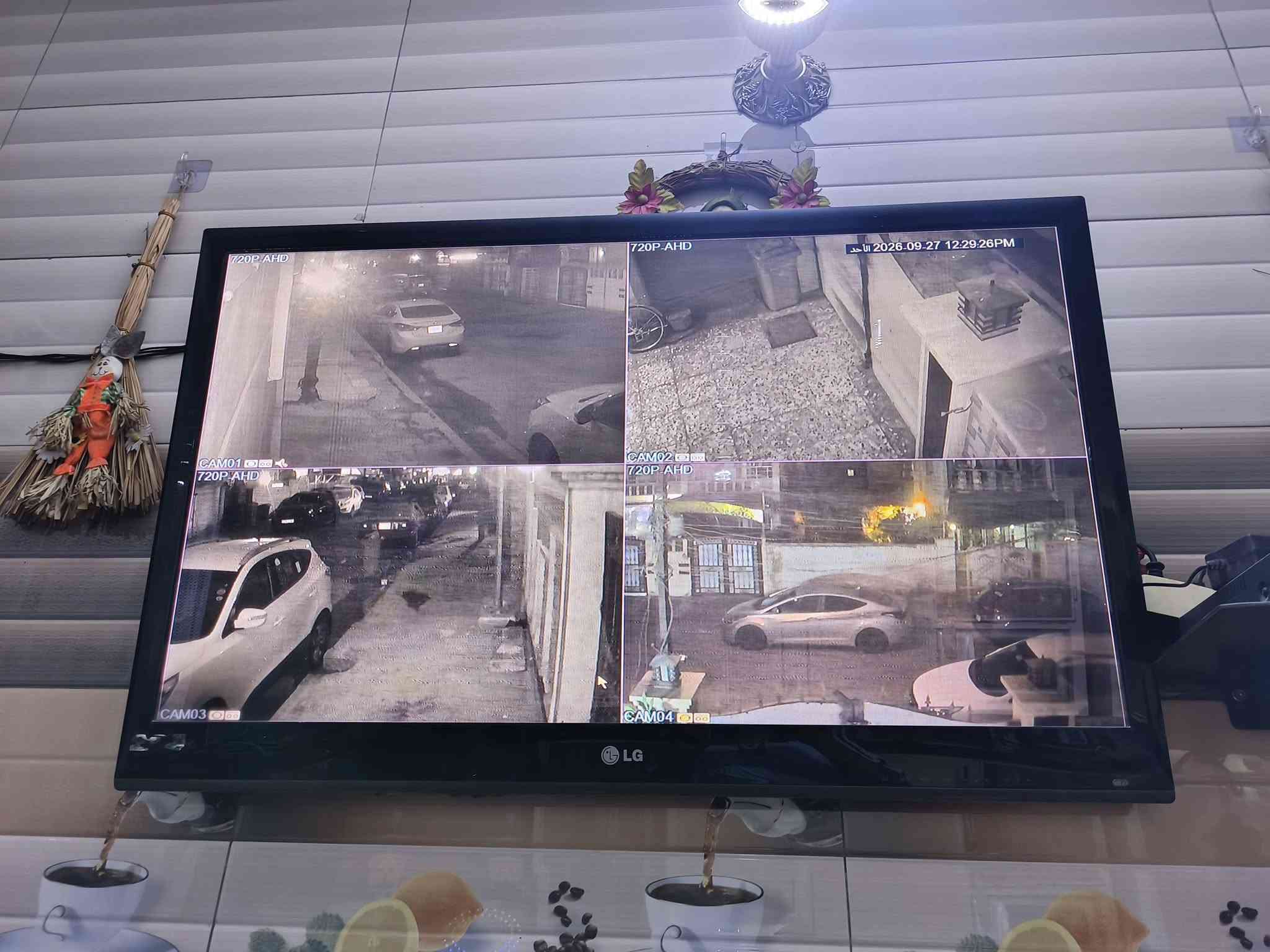 سلام عليكم تلفزيون LG حجم42للبيع العنوان بغداد الجديدة النعيرية للتواصل *********** السعر 150الف وبيه مجال

نص مكتوب في الصور:
- 720P-AHD
- CAM01
- CAM03
- 2026-09-27 12:29:26PM
- CAM02
- CAM04