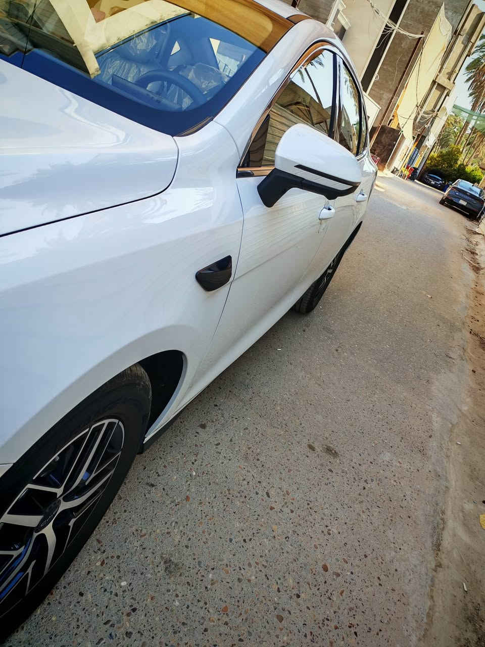 سلام عليكم سيل فايف فوووول ام ١٣ كامرة ماشية ٥٠٠٠ سياره نضيفة مع محطة شحن سياره بيها صبغ داعمية الامامية لحية وبيها بصف باب سياق شخط اصبع مسوي بغداد الاعظمية سبع ابكار سعر  ٢٢٥٠٠ وبي مجال قليل 

***********
