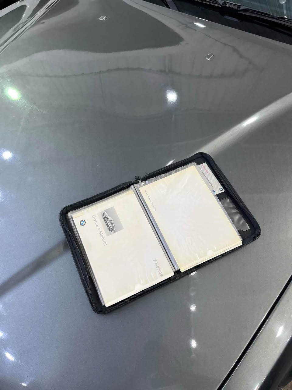 السلام عليكم من رخصت لادمن BMW1990 البيع السيارة صبغ جمالية السيارة جديدة بمعنة الكلمة مكينة كير خير من اللة حدادة من البجم الصندوك جديدة تخم تاير جديد تبريد شغال وشرط ثلج السيارة جاهزة برغي ما بيهة نقص السعر 65 $ تحويل يمتة ما تريد السيارة موجودة بلبصرة التواصل ***********
