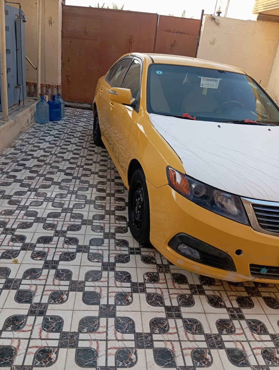 السلام عليكم ورحمه الله وبركاته 
اولتيما 9 للبيع 
وارد امريكي بيها بس شاملغ الامامي فقط قطعه واحده 
والباقي كفاله عامه ليبر واحد 
مكينه حاويه جديده 2400 جديده 
حداديه امامي وخلفي جديده 
تخم تايرات جده 
تبريد ثلج 
رقم قادسيه مشروع وطني تحويل مباشر رقم دولي 
سياره جاهزه كل نقص ما بيها مال جناي 
عنوان ذي قار شطره جامعه الشطره 
السعر 105
رقم ***********

