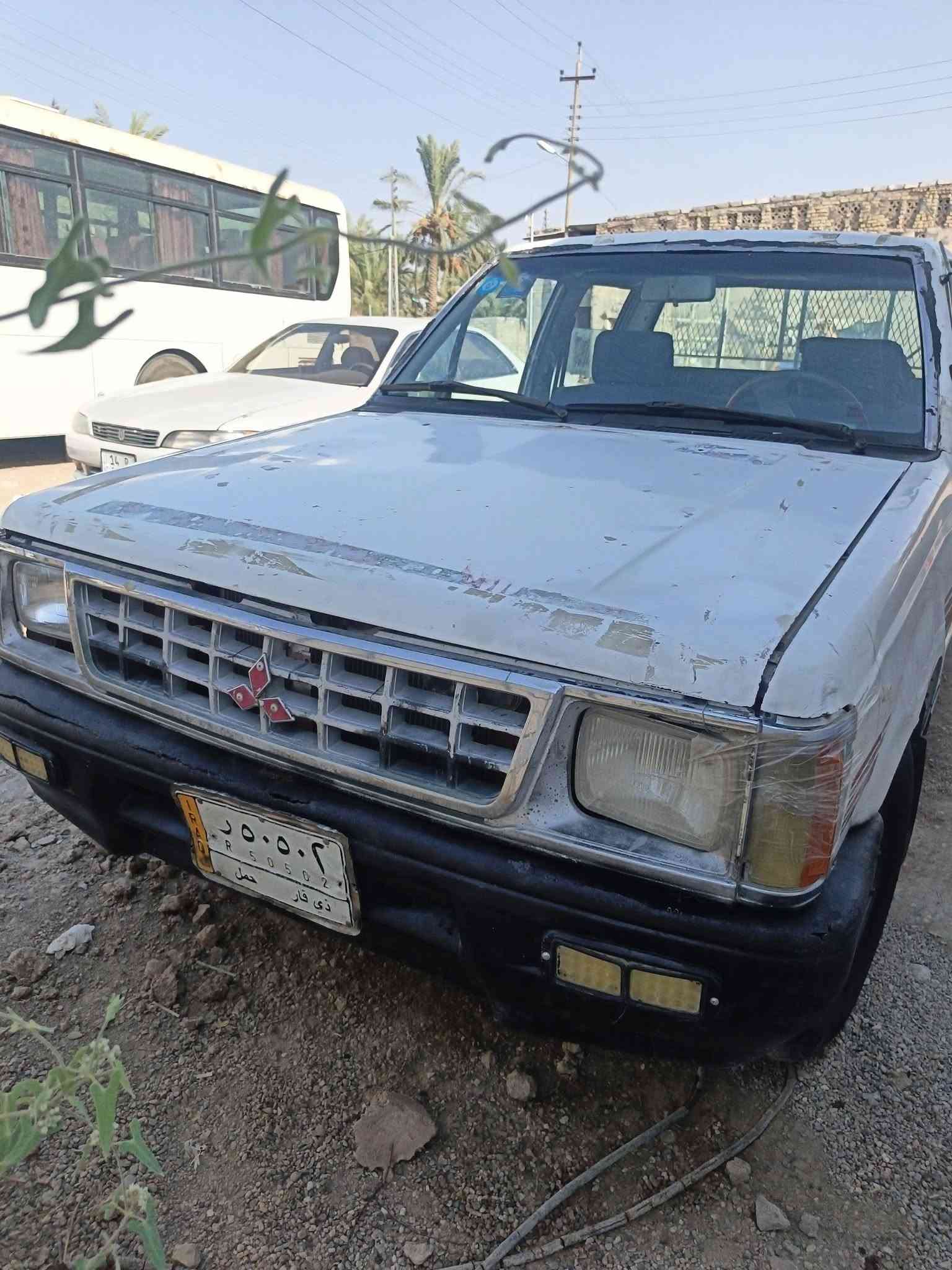 سلام عليكم بيكم موديل 1991 رقم ذي قار لبيع جاهزه تخم تاير حداده كلها جديده كهربائيات كلها شغاله هورن لايت اشاير ماسحات بك لايت كلشي يشتغل السياره مهزوزة وفاتحين معامله تريد تحولها تريد انسويلك وكالة محركها ثري وأي السياره جاهزه من كلشي العنوان بصره القرنه قضاء الصادق رقم الهاتف *********** السعر 29 وبيها مجال لطيبن يعني مجال بسيط
