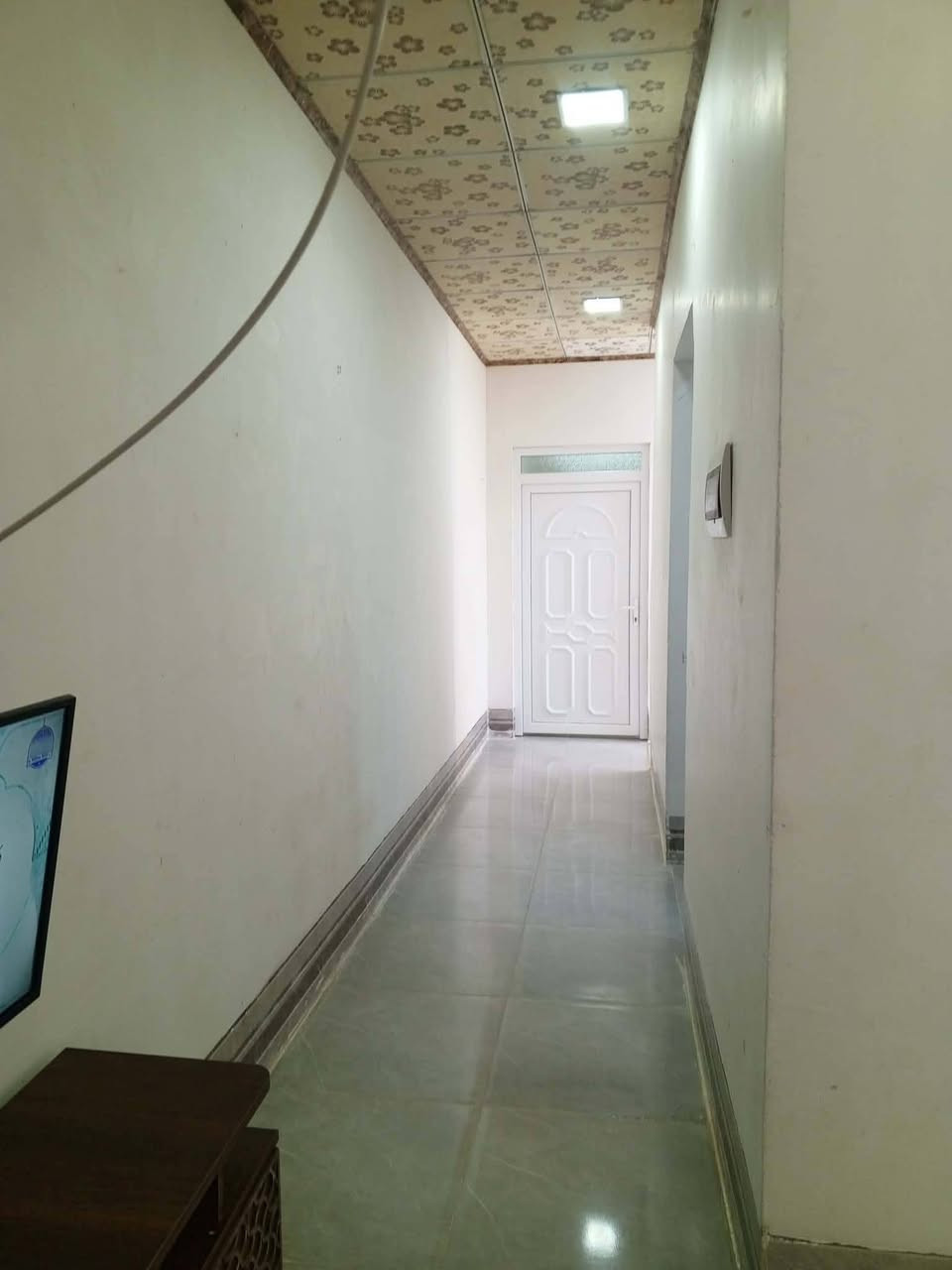 بيت للبيع 💣 مساحه 105 واجهة 5النزال 21🛖 
شارع تلكيف قرب مولد النعيمي يتكون من غرفتين🏠🏠 وصاله ومطبخ واستقبال للإستفسار الاتصال⭐⭐ 
***********☎️ 
*********** ☎️
