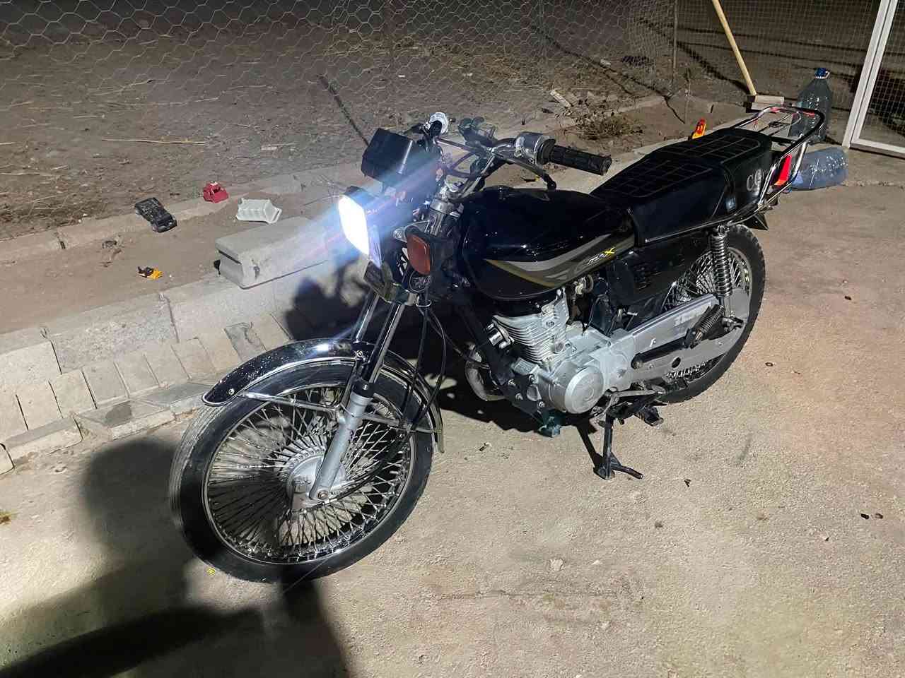 سەرەتا بە ناوی خوا
Namipro 2020 

بۆ فرۆشتن ماتۆرەکە تا بڵێت  مەزبووتە بێ کێشەیە  ماتۆرەکە تۆزێ سەوتی کەمشەفتی تیایە  دوو تایەو ویلی تازەیە   هەموو گیانی مەزبووتە 

نرخ ٣٨٠ کەمێک مەعامەلەی تیایە براینە 

شوێن سلێمانی 

ژمارە موبایل ***********

گەر مشتەری نیت تەلەفون مەکە
