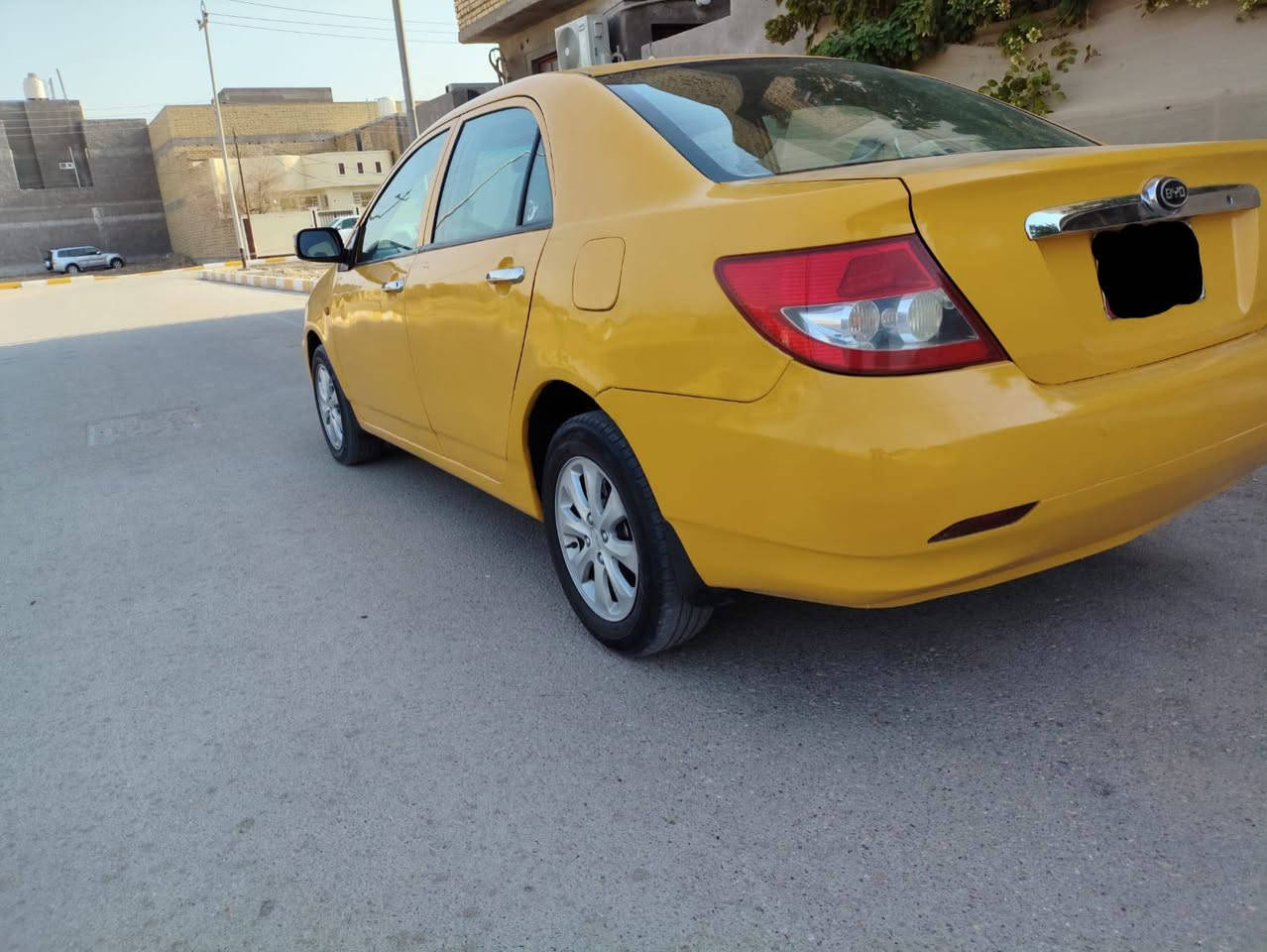 سلام عليكم بي وايدي موديل 2013 محرك كير كورلا بيكاتشو خير من الله حداديه مكفوله من الضربه صبغ جماليه فقط سياره ترايك وين ماتريد رقم بصره مشروع وطني مصفره هيئه واللغرامات تحويل ثاني يوم تبريد شغال خير من الله سياره تطلع كبل على باب الله ماذب عليه جاهزه من كلشي السعر 48 وبيه مجال قليل مكان السياره ناصريه مركز ***********
