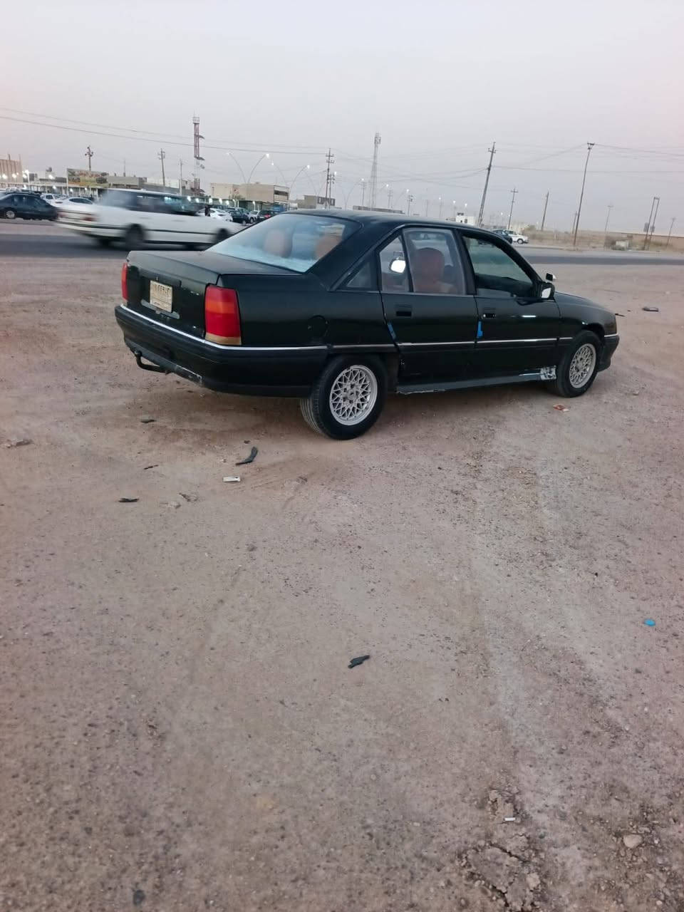 السلام عليكم سياره اوبل اوميكا موديل 92 رقم انبار كير اتو ماتيك محرك 2000 السعر 28  العنوان الانبار الرمادي التأميم رقم الهاتف *********** غير متواجد عل الفيس بوك
